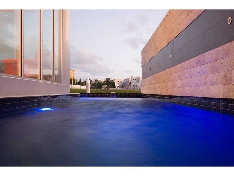 1 Royal Albert Crescent, Sovereign Islands QLD 4216